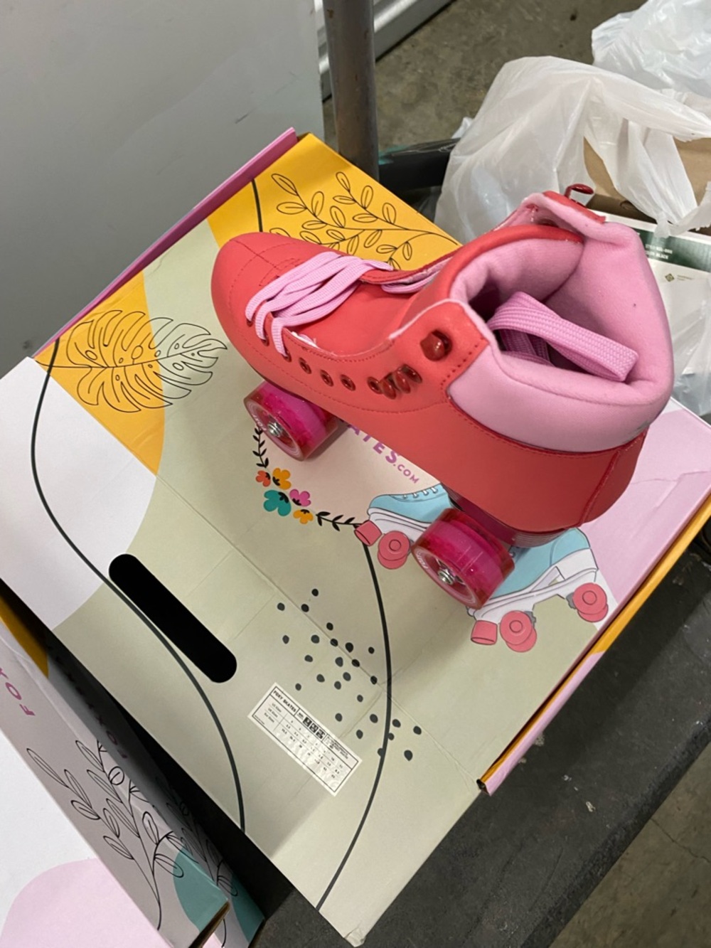 New Foxy Skates - Picture 6 of 16
